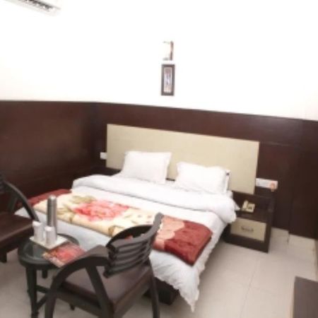 Hotel Pahwa International New Delhi Eksteriør billede